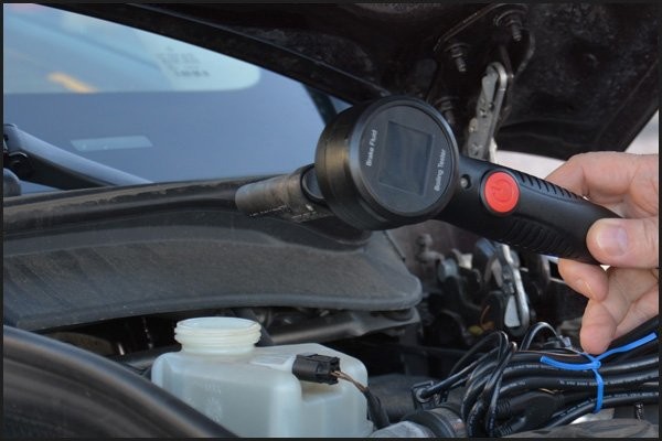 Tester brzdovej kvapaliny OL112010 (2)
