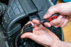 Sada pre vypichovanie konektorov Vigor V4451 (2)